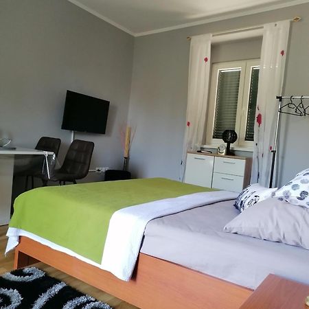 Villa Juni Цриквениця Екстер'єр фото